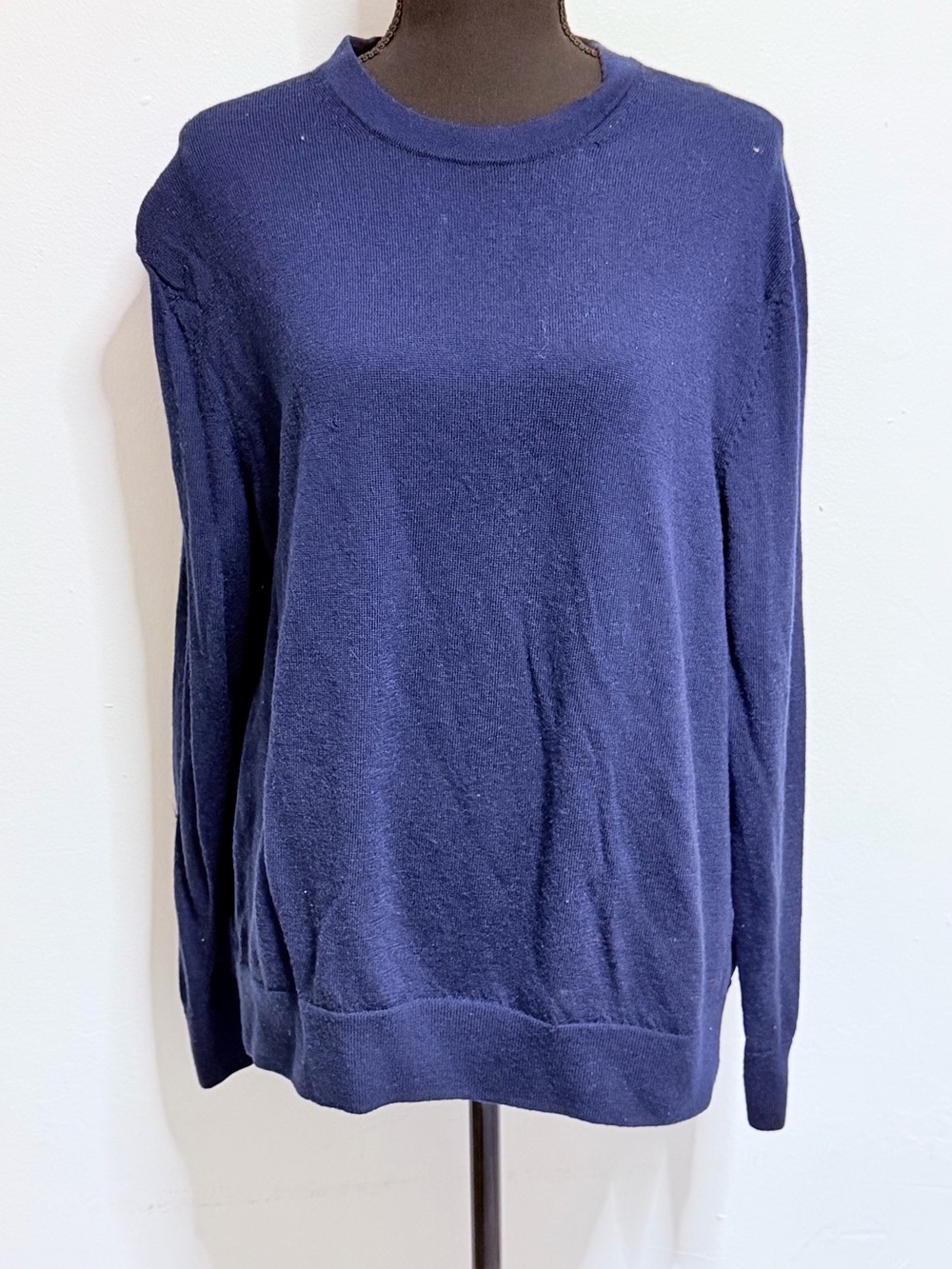 Banana Republic Classic Navy Crewneck Sweater - Women Large